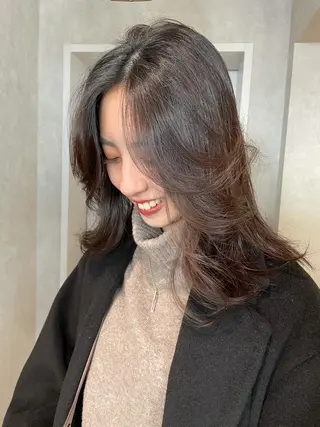 セミロング カラー ナチュラル透明感🌱 小山美樹子のヘアスタイル