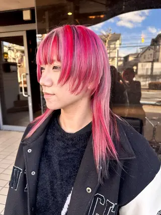 セミロング タカツド ユウキのヘアスタイル