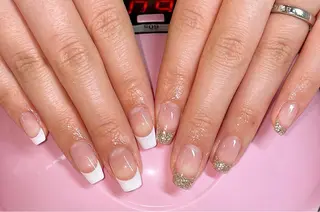 ネイル VIERU 🌈🎀💖のネイルデザイン