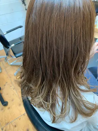 ミディアム カラー Lagom なかだのヘアスタイル