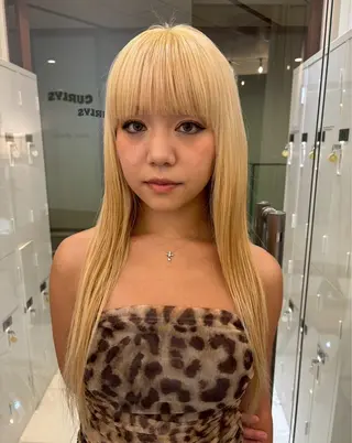 ロング SHIORI🎀 ブリーチ/艶カラーのヘアスタイル