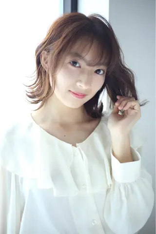 ミディアム ツイスパ・波巻き 🩵片平和香奈のヘアスタイル