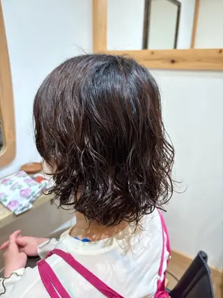 ミディアム 山口 里莉のヘアスタイル