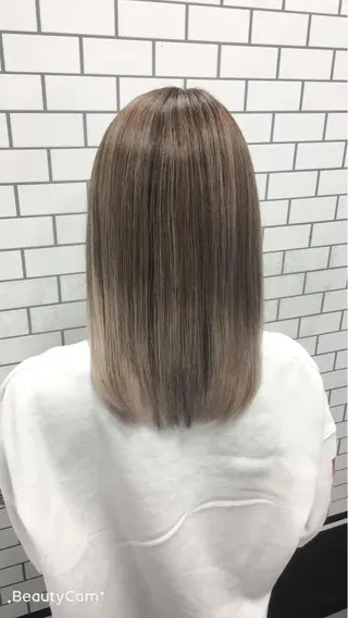 ミディアム UNDER vr 【アンダーバー】のヘアスタイル