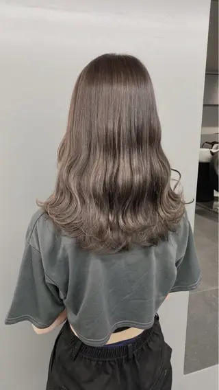 ミディアム ベージュ/グレージュ 🧸あやか/表参道のヘアスタイル