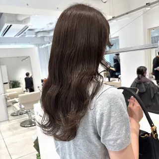 セミロング カラー カジュアルを女っぽく 𝗮𝘆𝗮𝗰𝗼のヘアスタイル