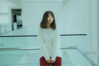 セミロング TAI透明カラー 柔らかい縮毛矯正のヘアスタイル