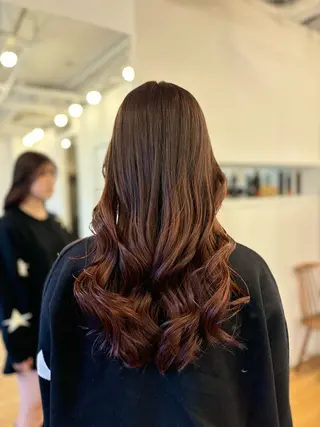 ロング カラー 三浦 桃華のヘアスタイル