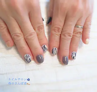 ネイル ショートネイル 森のさんぽ道のネイルデザイン