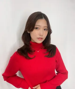 ミディアム 艶カラー✨レイヤー 𝐚𝐲𝐚𝐤𝐚のヘアスタイル