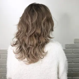 ロング カラー Merly osakaのヘアスタイル