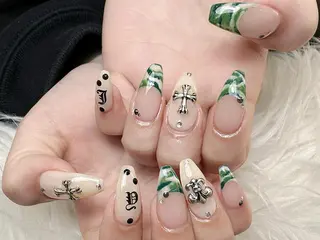 ネイル Elegantトウ ショウレイのネイルデザイン