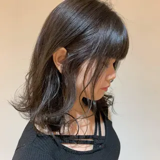 ミディアム カラー 齊藤 衣梨佳のヘアスタイル
