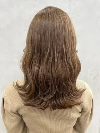ロング カラー ヘアアレンジ 坂齋大地/レイヤー/ ミルクティーのヘアスタイル