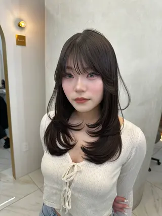 ロング カラー 韓国風レイヤーカラー ライムのヘアスタイル