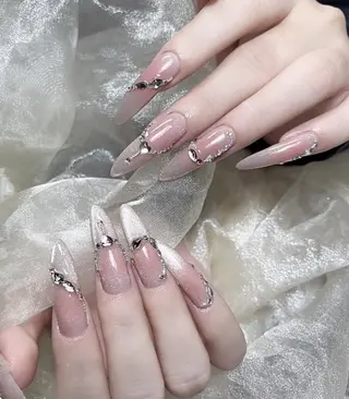 ネイル Pure&Rich Nailのネイルデザイン