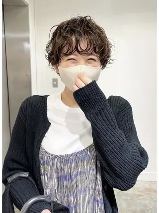 ショート パーマ 安丸 結夏のヘアスタイル