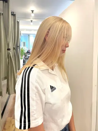 カラー yuu /N° 大分中央町店のヘアスタイル