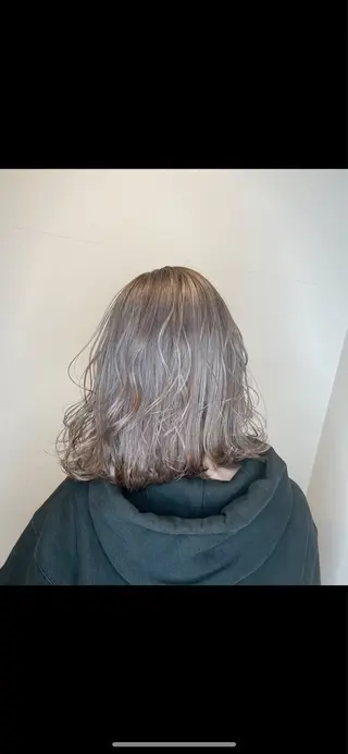 ショート カラー ブリーチ👩🦳/ ✂︎MANAMIのヘアスタイル