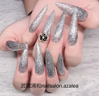 ネイル R inのネイルデザイン