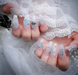 ネイル ISA_ BELLAのネイルデザイン