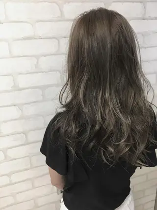 セミロング 髪質改善×レイヤー 高嶋のヘアスタイル