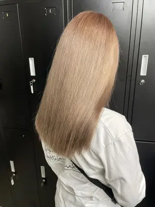 ロング 韓国風レイヤー ハイトーンRYOTAのヘアスタイル