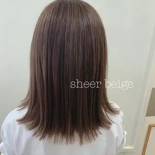 ミディアム カラー ぱつっとボブ/ 小野あかねのヘアスタイル
