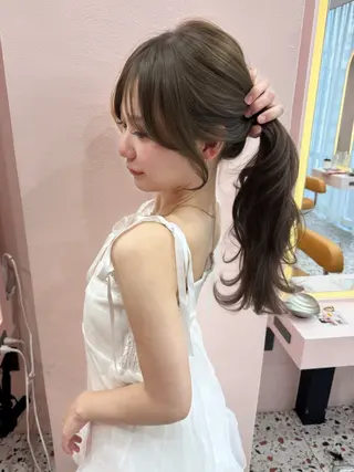 ロング 顔周り/透明感カラー REINA𓍯のヘアスタイル