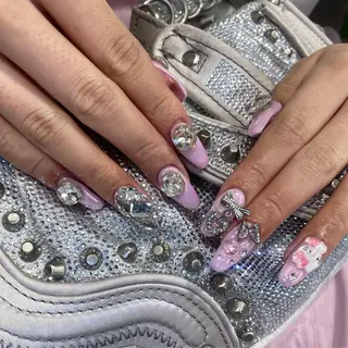 ネイル Shiori・:* 💫のネイルデザイン