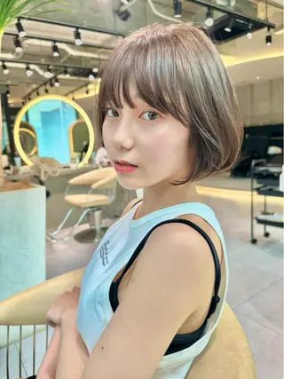 ショート カラー かえ🩶韓国ボブ🎀 透明感カラー🥣のヘアスタイル