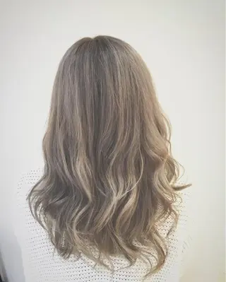 ミディアム カラー ハイトーン×髪質改善 KENTAのヘアスタイル