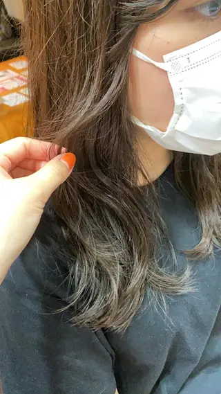ロング 塩澤 榛奈のヘアスタイル