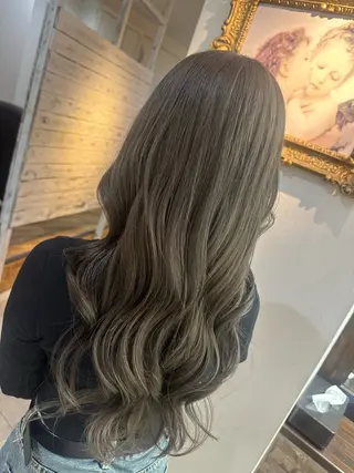 ロング カラー 大潮 梨奈のヘアスタイル