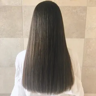 ロング TOMOKA 艶髪/透明感カラーのヘアスタイル