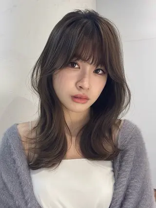 セミロング カラー 吉田 悠人のヘアスタイル