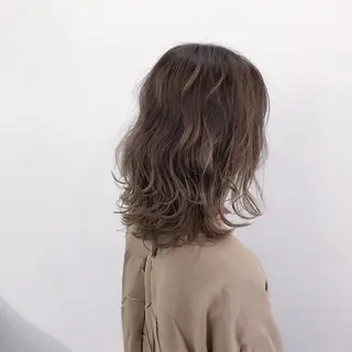 ミディアム パーマ LadyBeetle 山本泰史のヘアスタイル