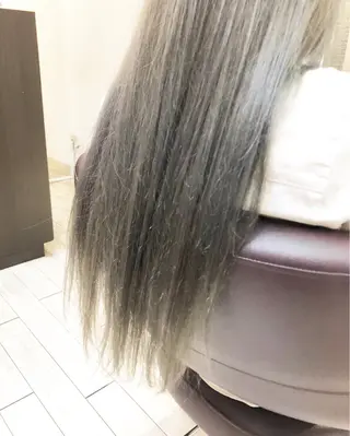 ロング カラー 中村 よしひでのヘアスタイル