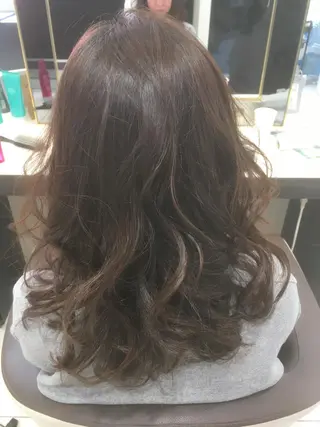 セミロング カラー 井口 真人のヘアスタイル