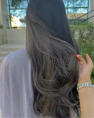 ロング 透明感/ハイトーン ／レッドカラー🍓のヘアスタイル