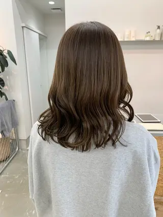 ミディアム 舘谷 愛莉のヘアスタイル