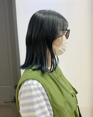 ミディアム カラー SAKINO． ベージュカラーのヘアスタイル