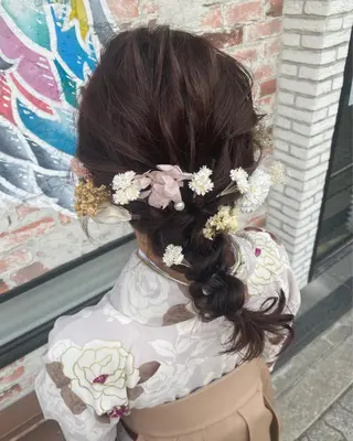 セミロング ヘアアレンジ 新谷 桃子のヘアスタイル
