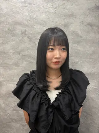 ミディアム ルプラボウ/豊川 篠島 みなみのヘアスタイル