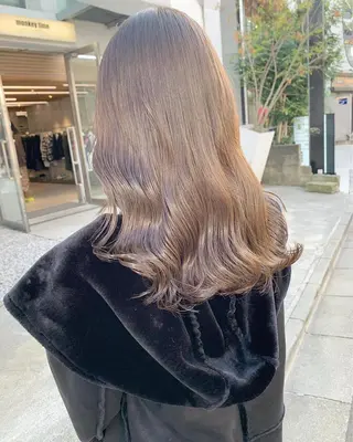 セミロング カラー パーマ ヘアアレンジ メンズ ネイル マツエク・マツパ ハイトーンボブ 前田 表参道　グレージュのヘアスタイル