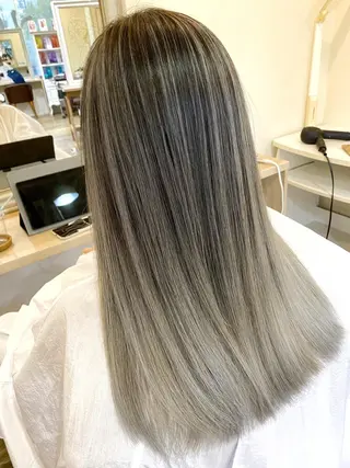 ロング カラー 服部 樹季のヘアスタイル