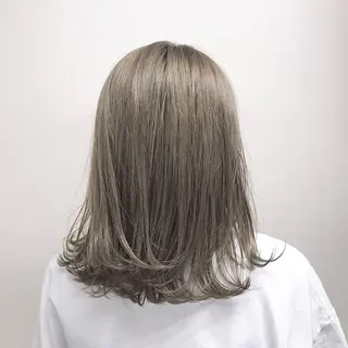 ミディアム カラー 🩵ハイトーン 美咲🩵のヘアスタイル