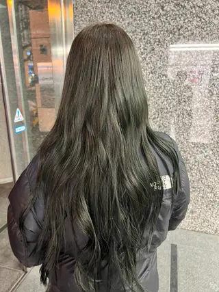 カラー ダブルカラー アンジのヘアスタイル