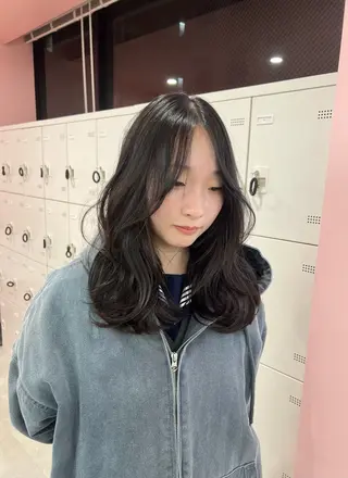 ミディアム レイヤーカット/ ハイトーン/Moeのヘアスタイル