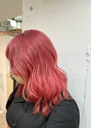 ミディアム カラー カラーが上手い 辻悠月のヘアスタイル